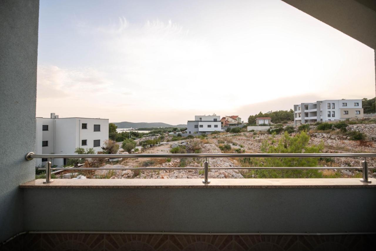 Sunny Beach Apartments Šibenik Buitenkant foto